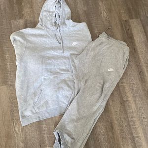 Nike Men’s Hoodie Heather Gray Sweat Suit Set